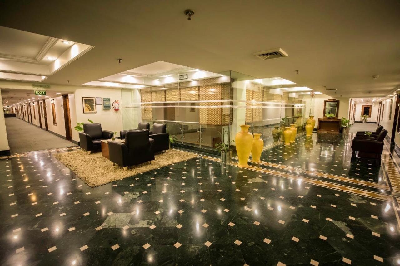 The Piccadily Hotel Lucknow Exterior foto