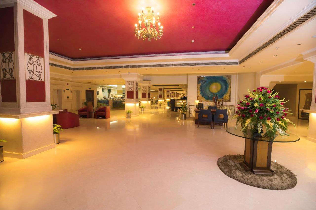 The Piccadily Hotel Lucknow Exterior foto